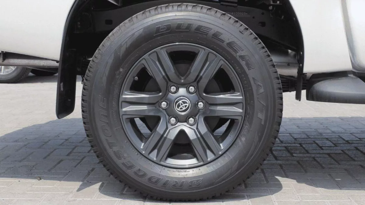 Toyota Hilux SGLX HILUX 2.4L SR5 DIESEL-11-0
