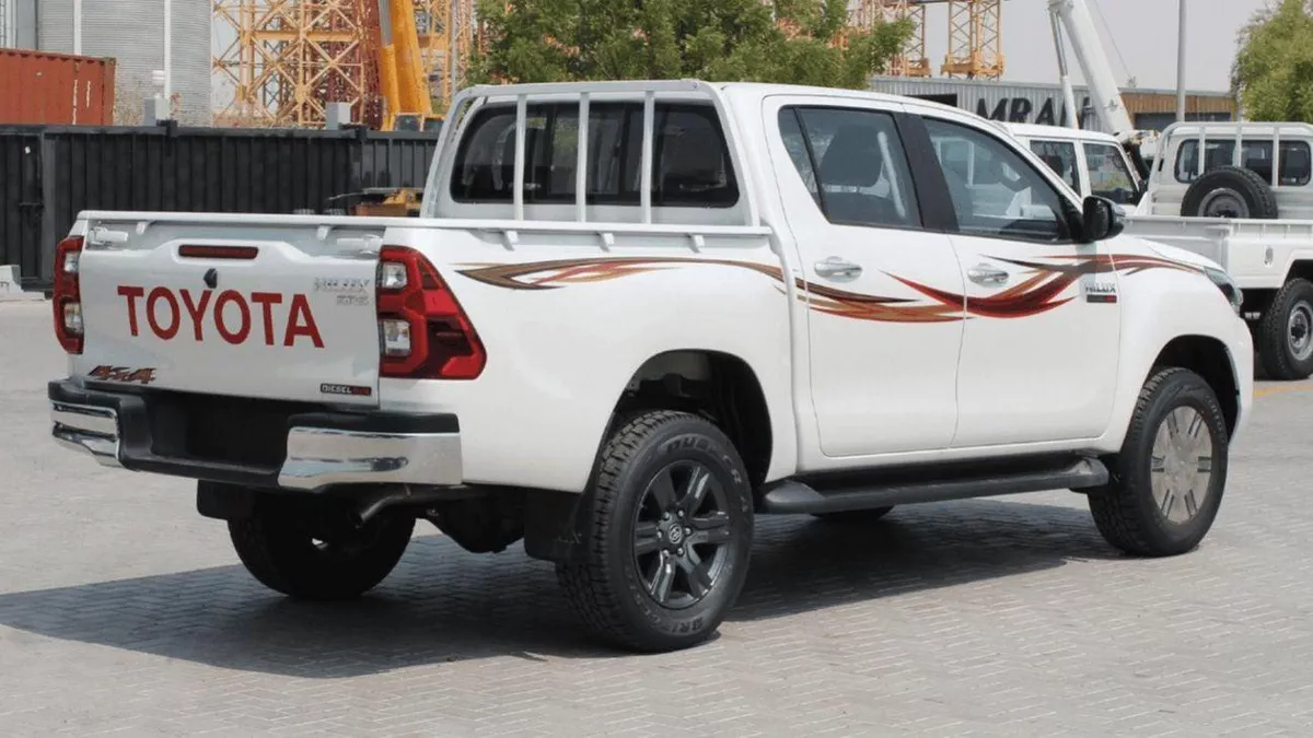 Toyota Hilux SGLX HILUX 2.4L SR5 DIESEL-2-0