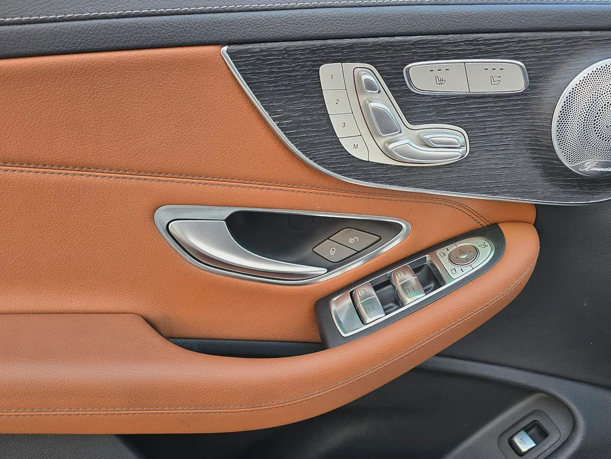 2023 Mercedes-Benz C300 Coupe - American Specs - GCC Ready!-10-10