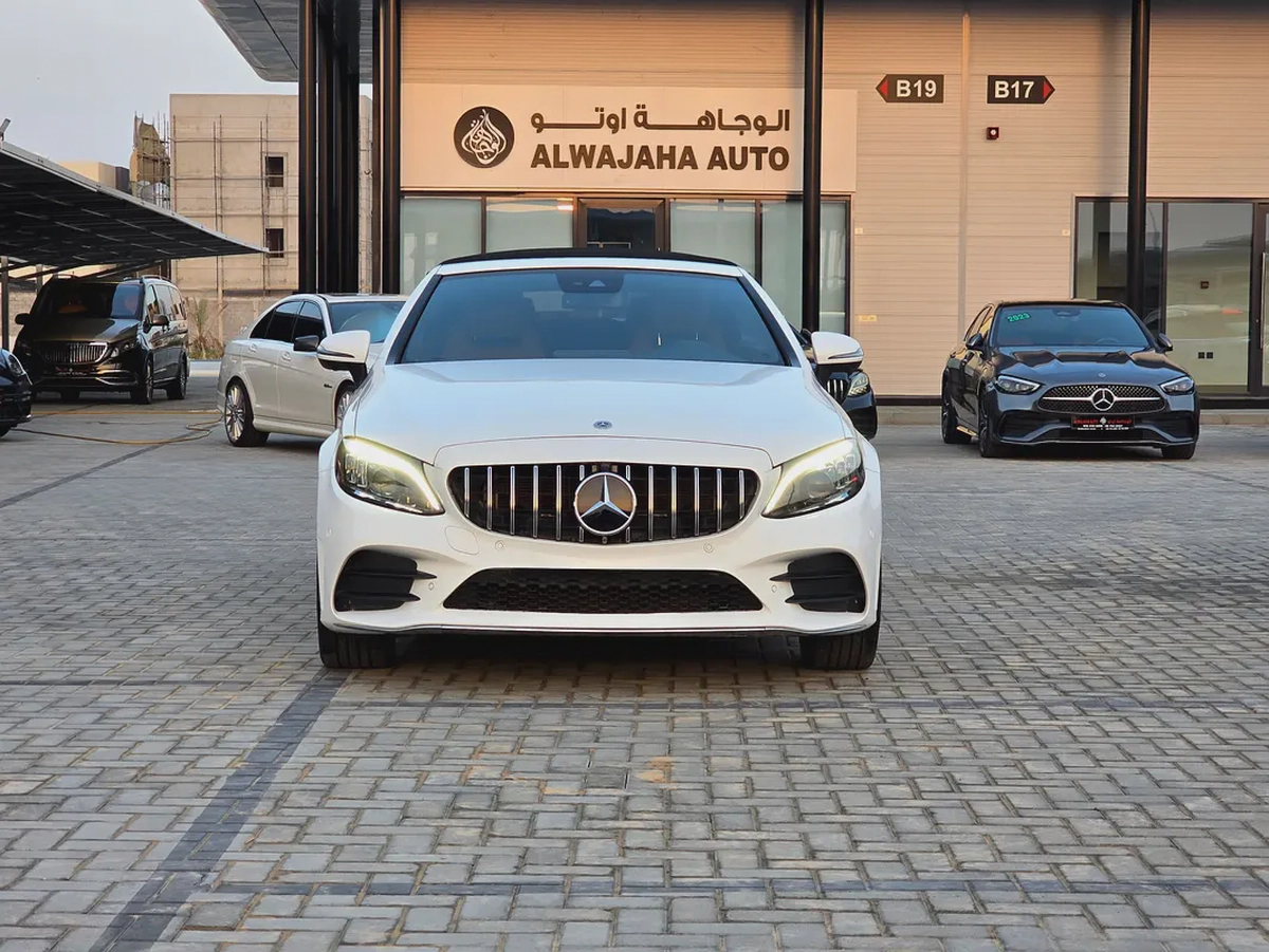 2023 Mercedes-Benz C300 Coupe - American Specs - GCC Ready!