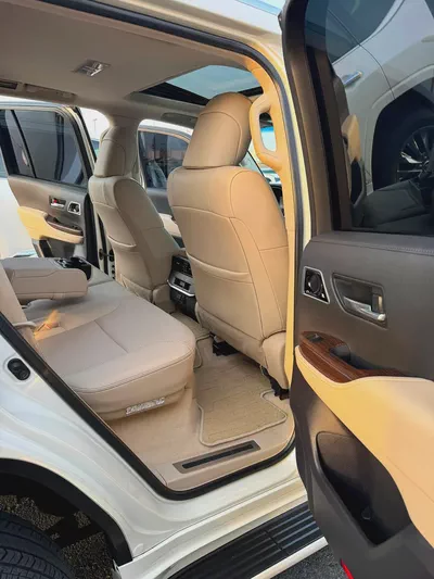 لاند كلوزر Toyota Land Cruiser 2023 GXR GCC Specs-9