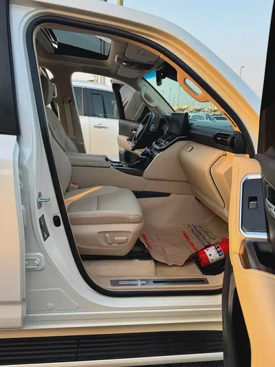 لاند كلوزر Toyota Land Cruiser 2023 GXR GCC Specs-14