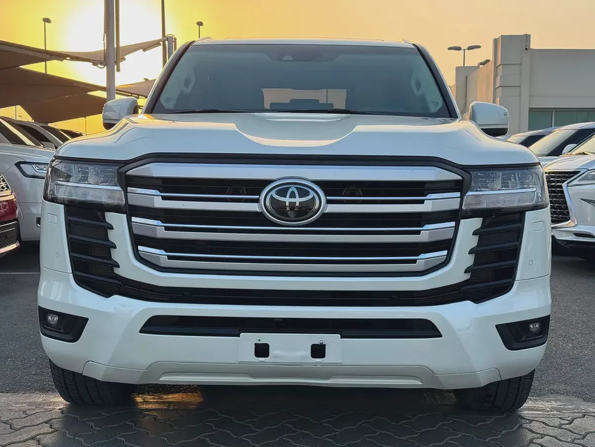 لاند كلوزر Toyota Land Cruiser 2023 GXR GCC Specs
