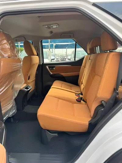 Toyota Fortuner SR5 || 2.8L DIESEL V4 4WD | RADAR | 360*CAMERA | AUTO AC (CODE # FD6FO)-12