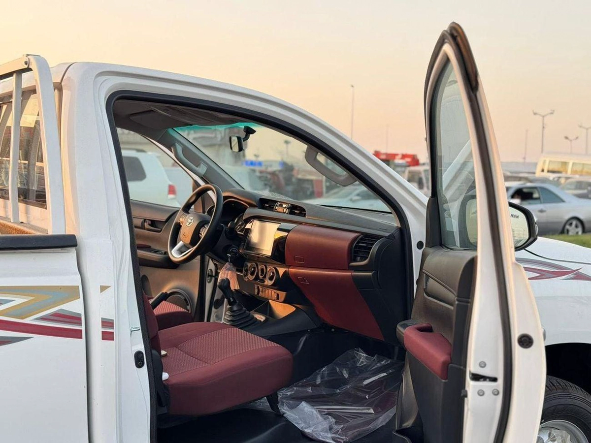 Toyota Hilux GL 2.7L Single Cab Utility-6-6