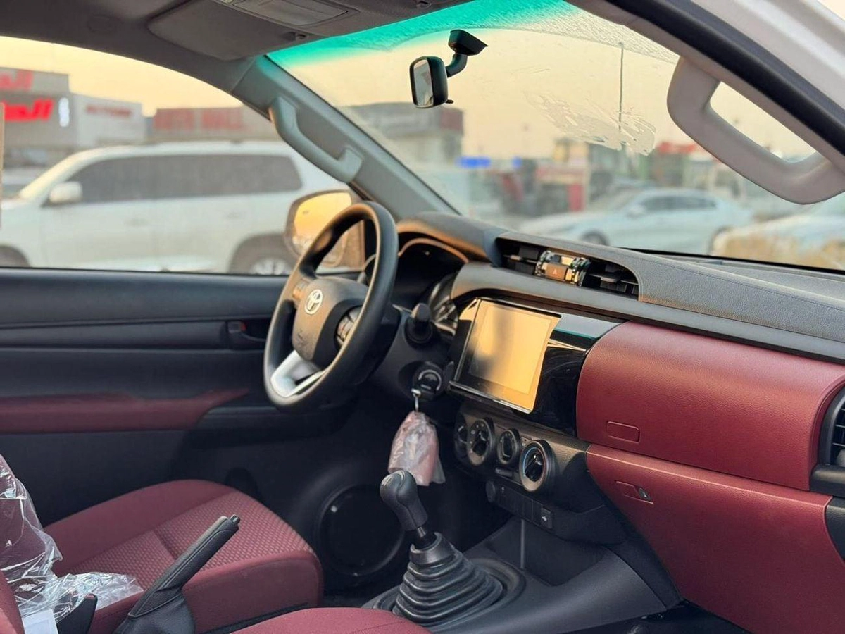 Toyota Hilux GL 2.7L Single Cab Utility-7-7