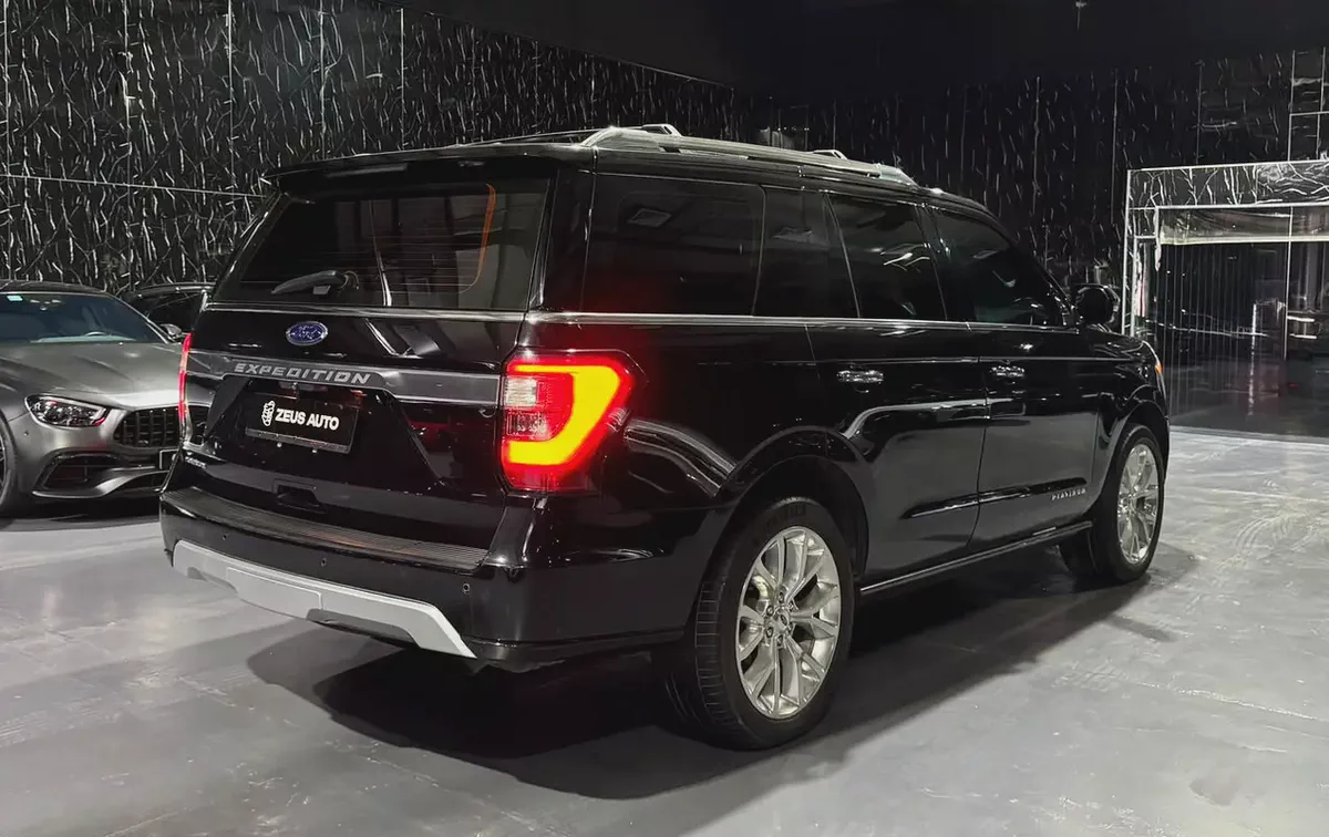 2019 Ford Expedition Platinum | GCC | 3.5 L V6 | 8 Seater Luxury SUV | Well maintained-3-3