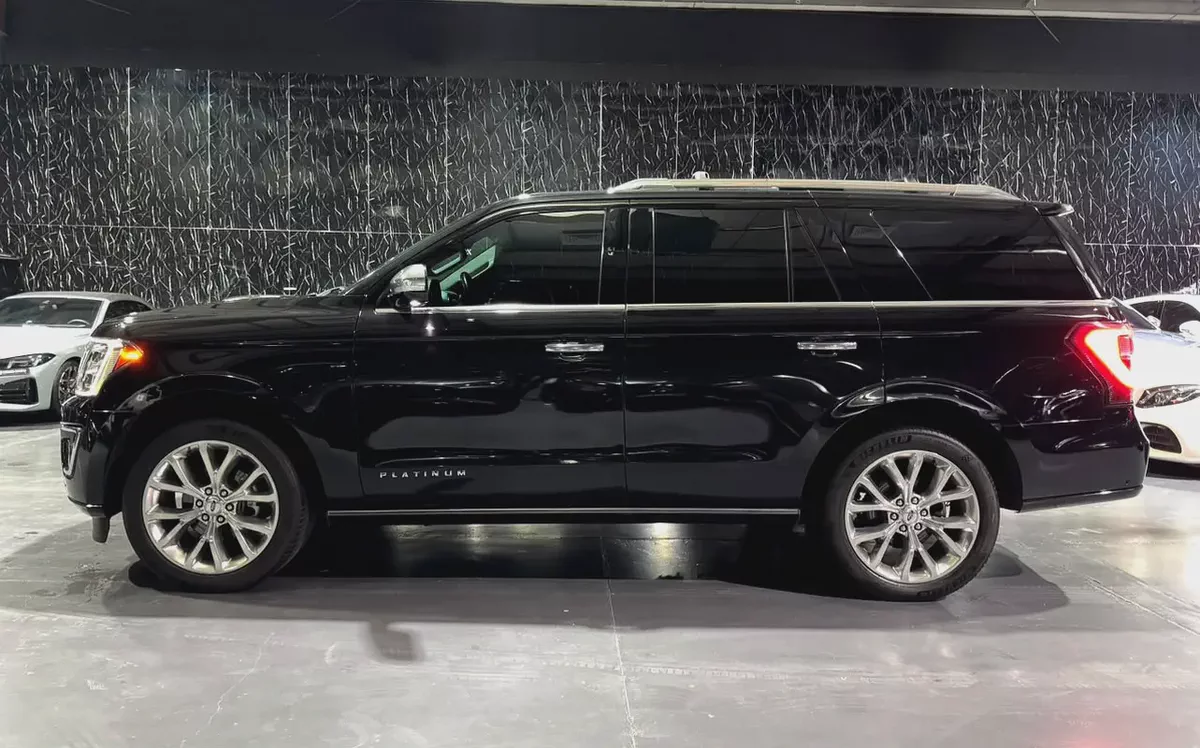 2019 Ford Expedition Platinum | GCC | 3.5 L V6 | 8 Seater Luxury SUV | Well maintained-4-4