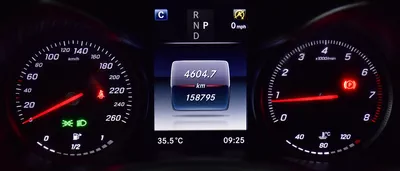 Mercedes Benz GLC250 4Matic ( 2017 Model ) in White Color GCC Specs-3