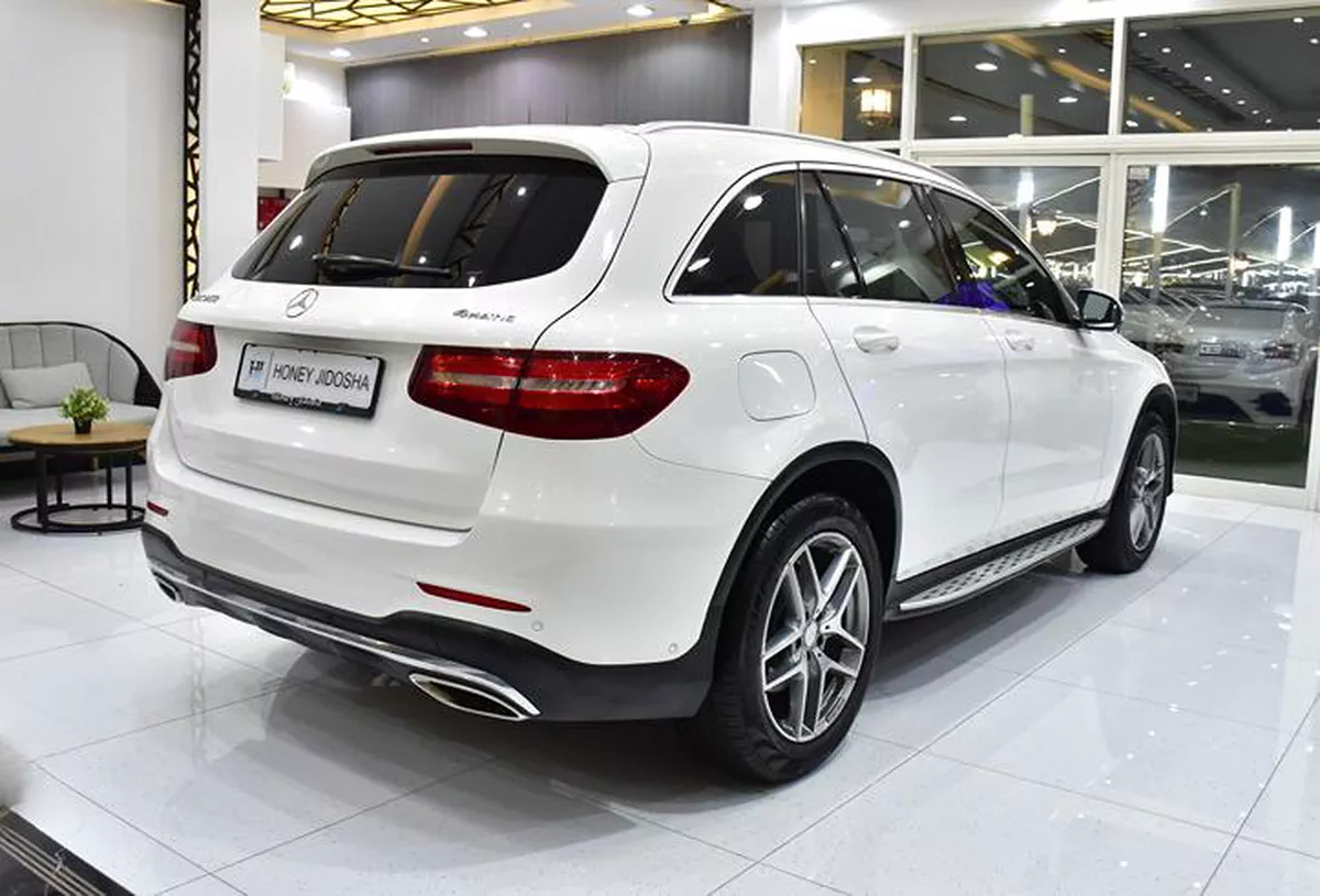 Mercedes Benz GLC250 4Matic ( 2017 Model ) in White Color GCC Specs-4-4