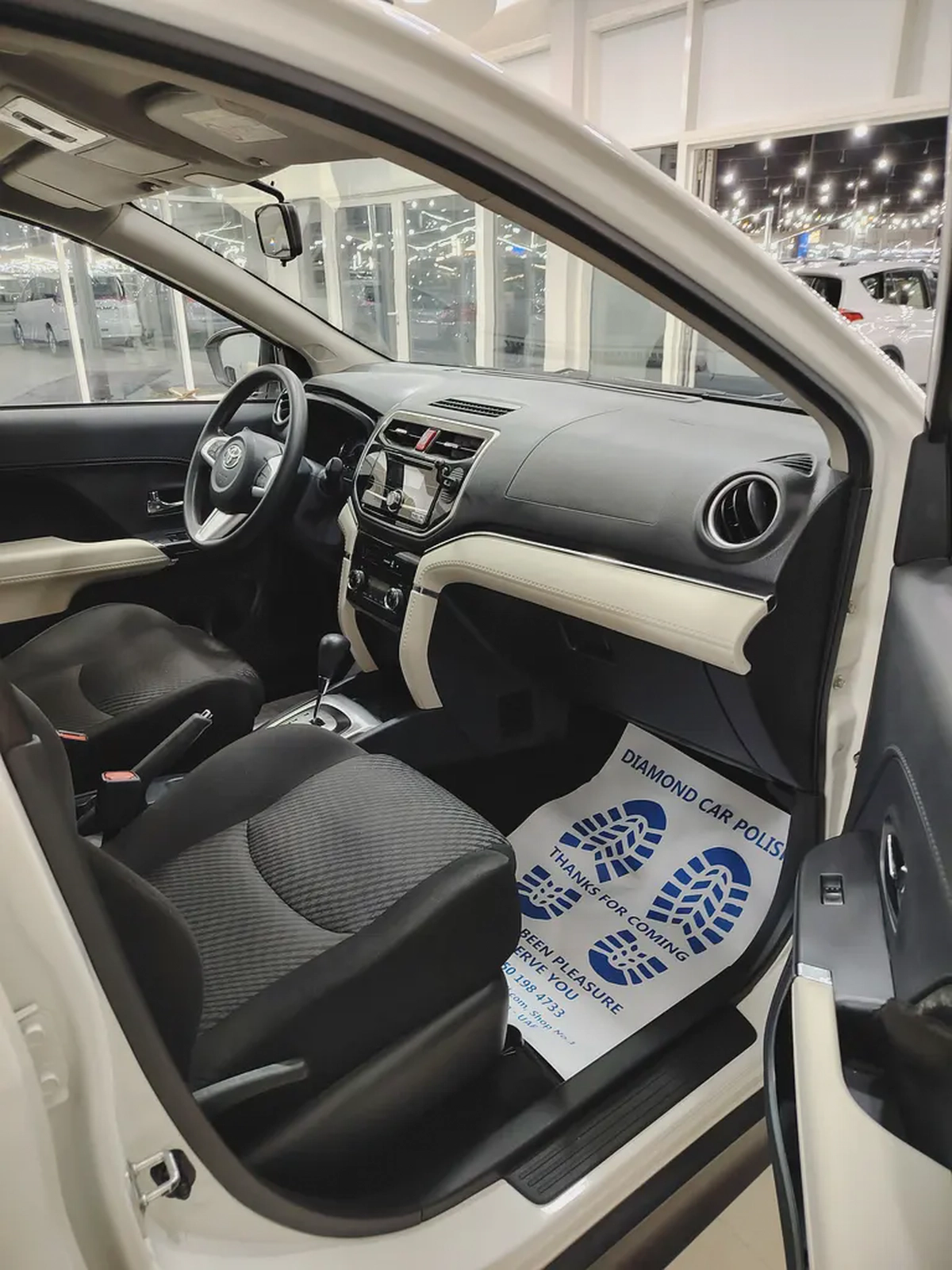 Toyota Rush GX 2022 - GCC Specs - Excellent Condition-7-7