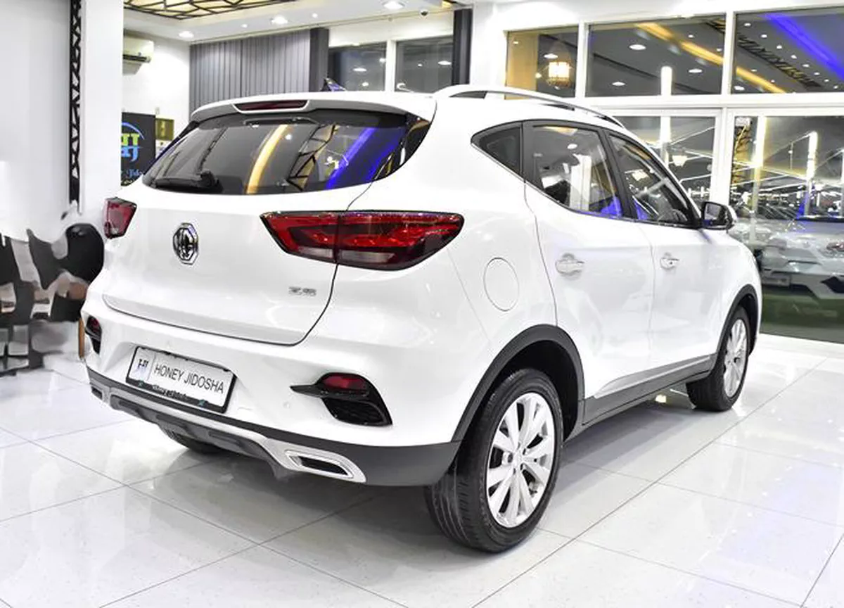 MG ZS ( 2023 Model ) in White Color GCC ...-4-4