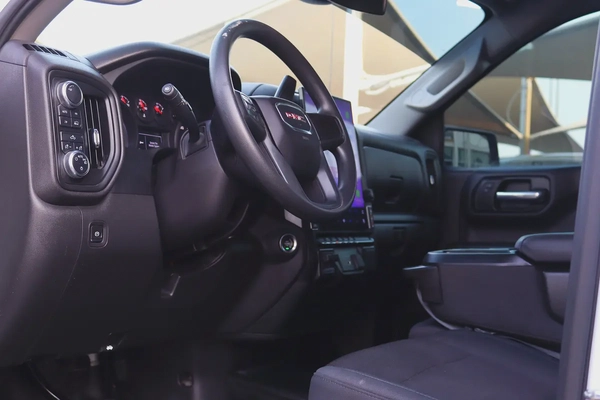 GMC Sierra SLE 2024 American Specs - Like New Condition