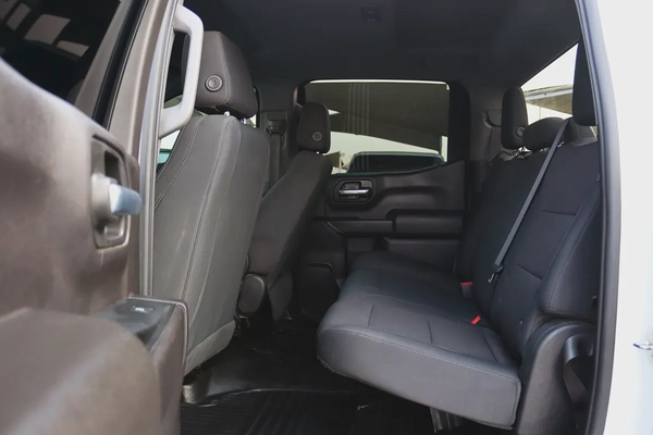 GMC Sierra SLE 2024 American Specs - Like New Condition