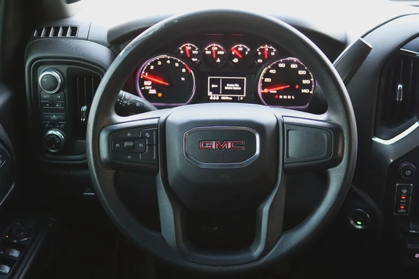 GMC Sierra SLE 2024 American Specs - Like New Condition