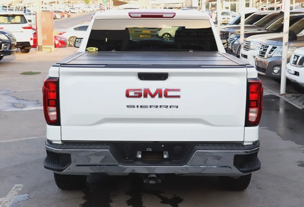 GMC Sierra SLE 2024 American Specs - Like New Condition