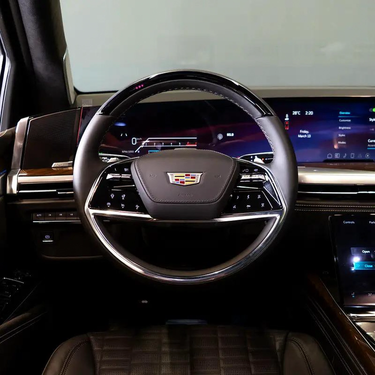 AED 10,349 pm • 0% Downpayment • Escalade Premium Luxury Platinum • 1 Year Warranty-13-13