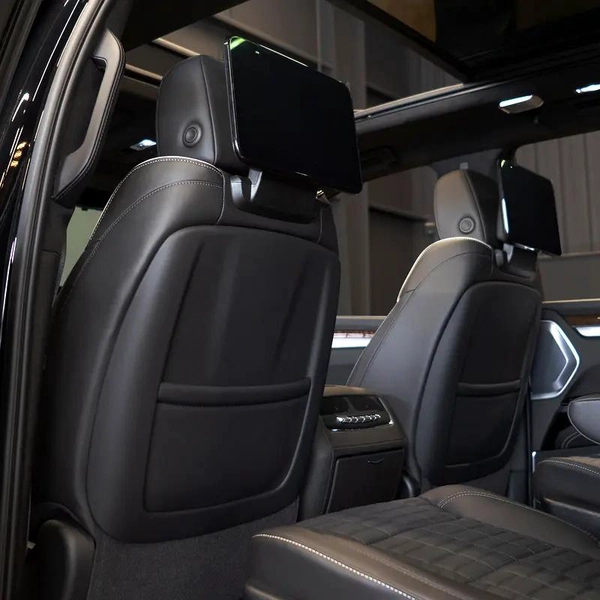 AED 10,349 pm • 0% Downpayment • Escalade Premium Luxury Platinum • 1 Year Warranty