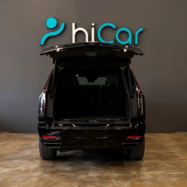 AED 10,349 pm • 0% Downpayment • Escalade Premium Luxury Platinum • 1 Year Warranty