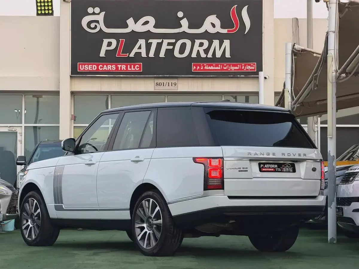 Land Rover Range Rover Vogue SE 2016 | GCC Specs-3-3