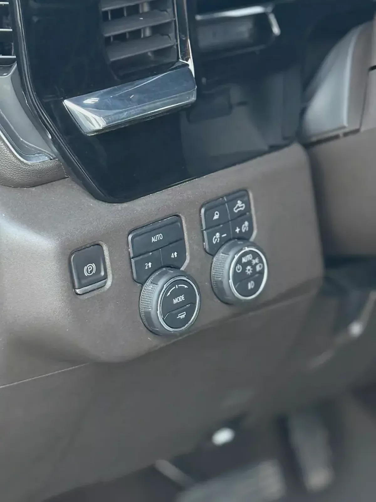 Chevrolet Silverado 1500 RST 2023 GCC Specs-7-7