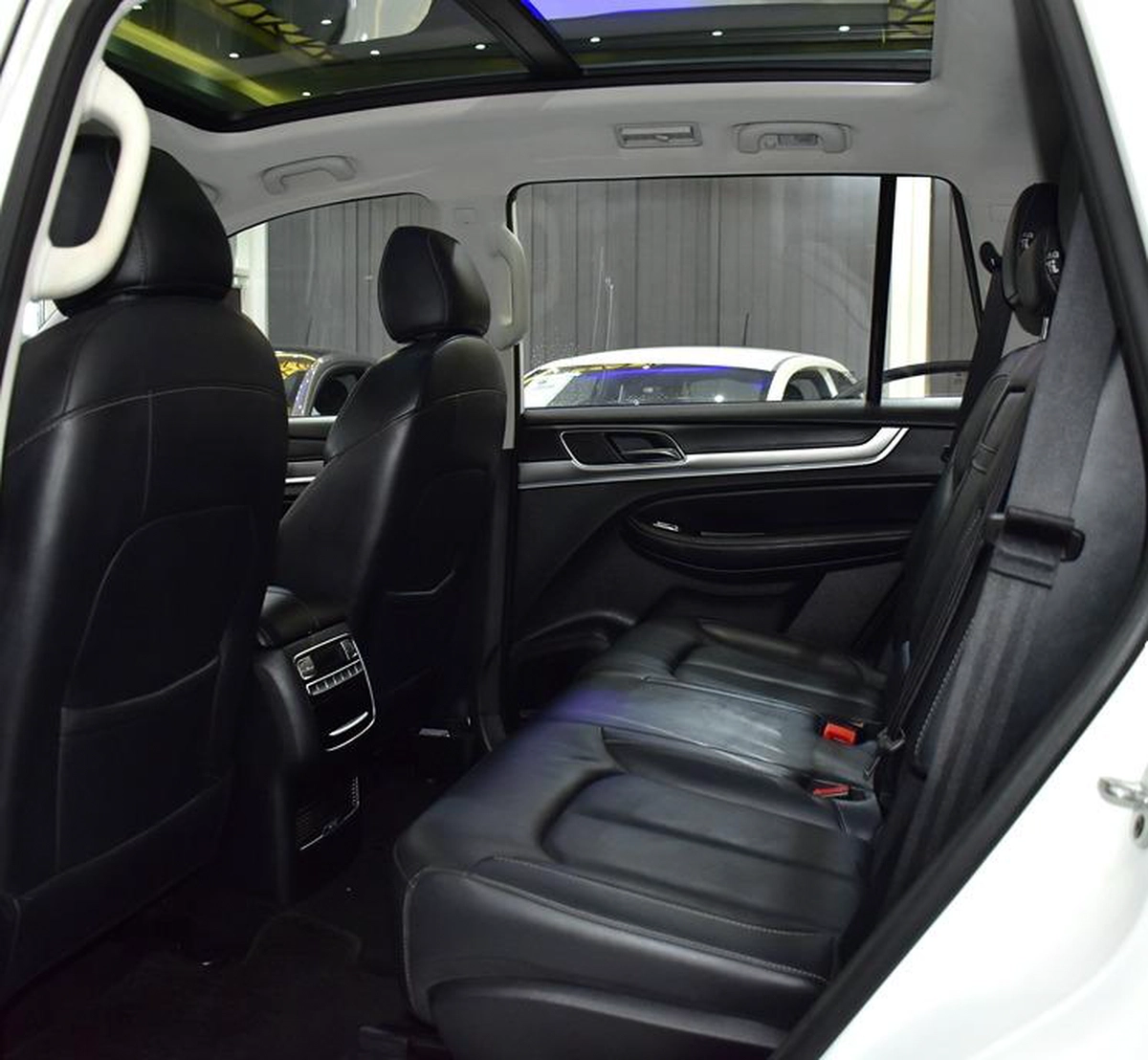 MG RX8 30T 4WD ( 2020 Model ) in White Color GCC Specs-15-15
