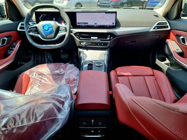 BMW 318i Warranty & Service 2025 GCC - AED 155,000