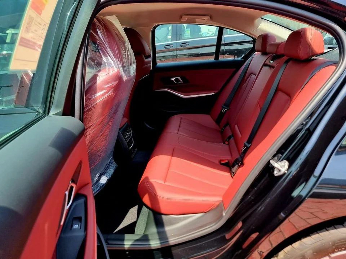 BMW 318i Warranty & Service 2025 GCC - AED 155,000-2-2