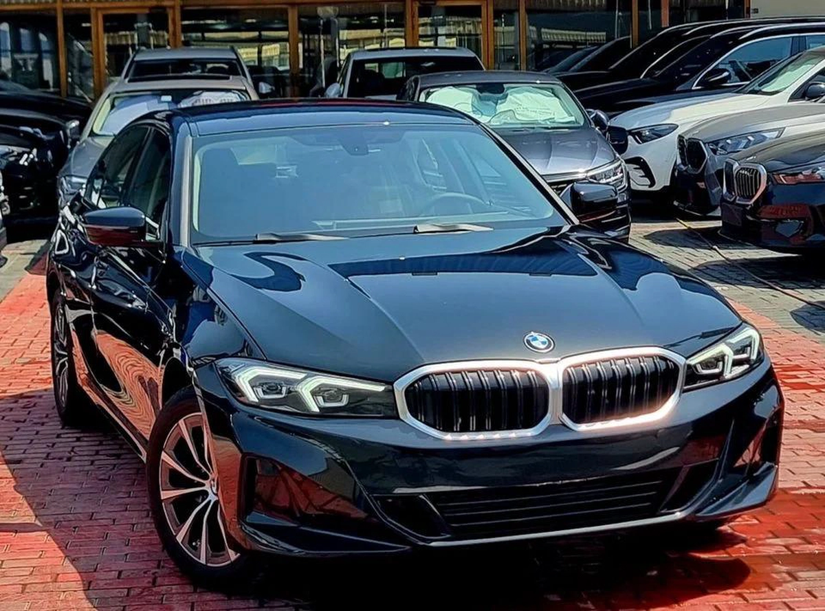 BMW 318i Warranty & Service 2025 GCC - AED 155,000-4-4