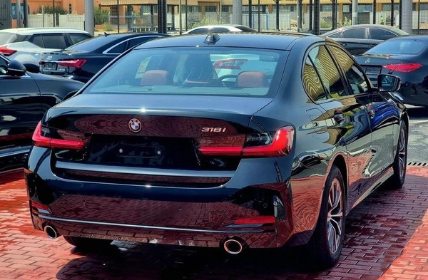 BMW 318i Warranty & Service 2025 GCC - AED 155,000
