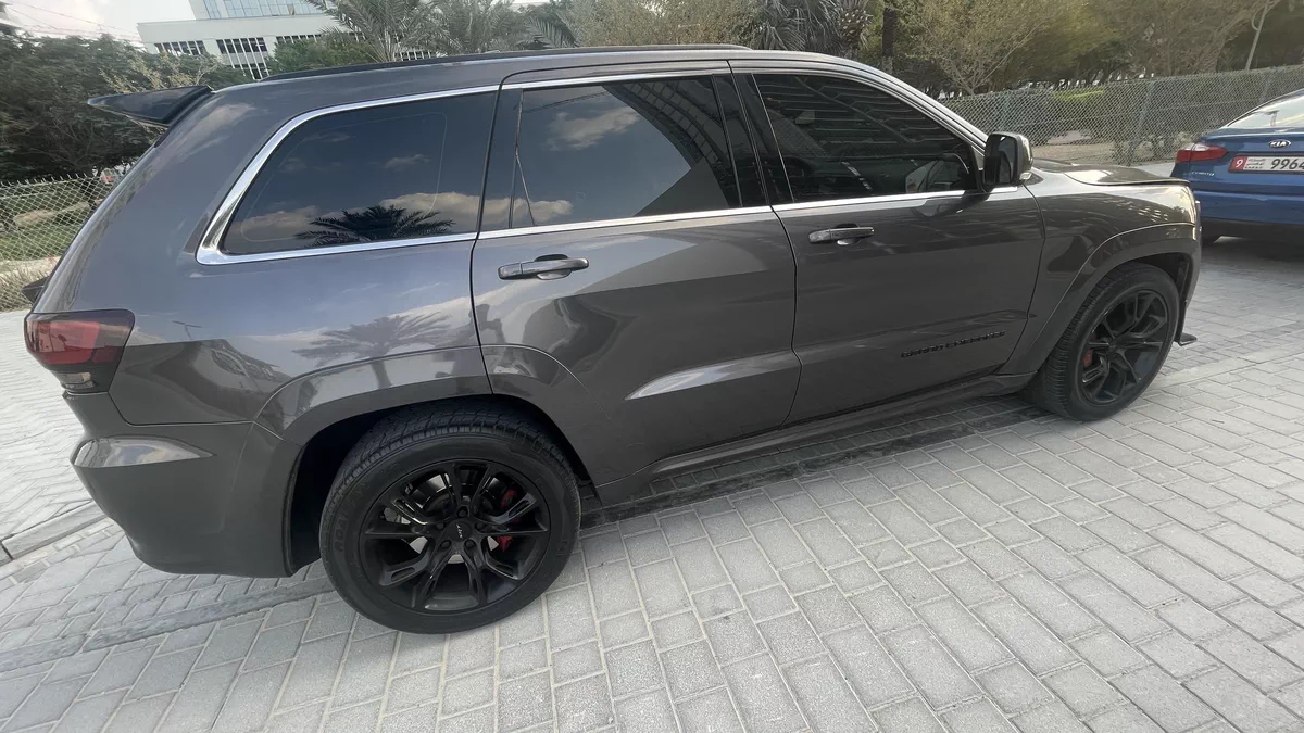 Jeep Grand Cherokee SRT 6.4-8-8