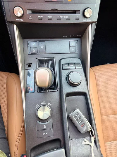 Lexus IS300 AWD (NON GCC) AWD-8