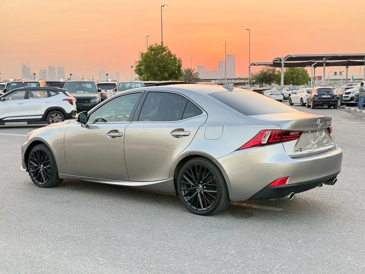 Lexus IS300 AWD (NON GCC) AWD-13-0