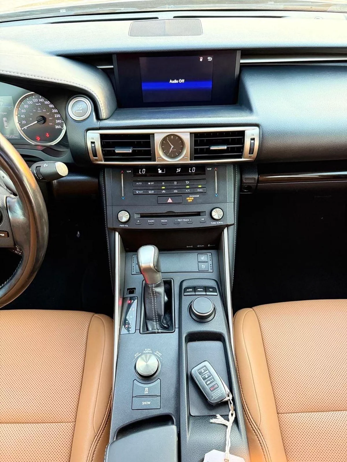 Lexus IS300 AWD (NON GCC) AWD-4-0