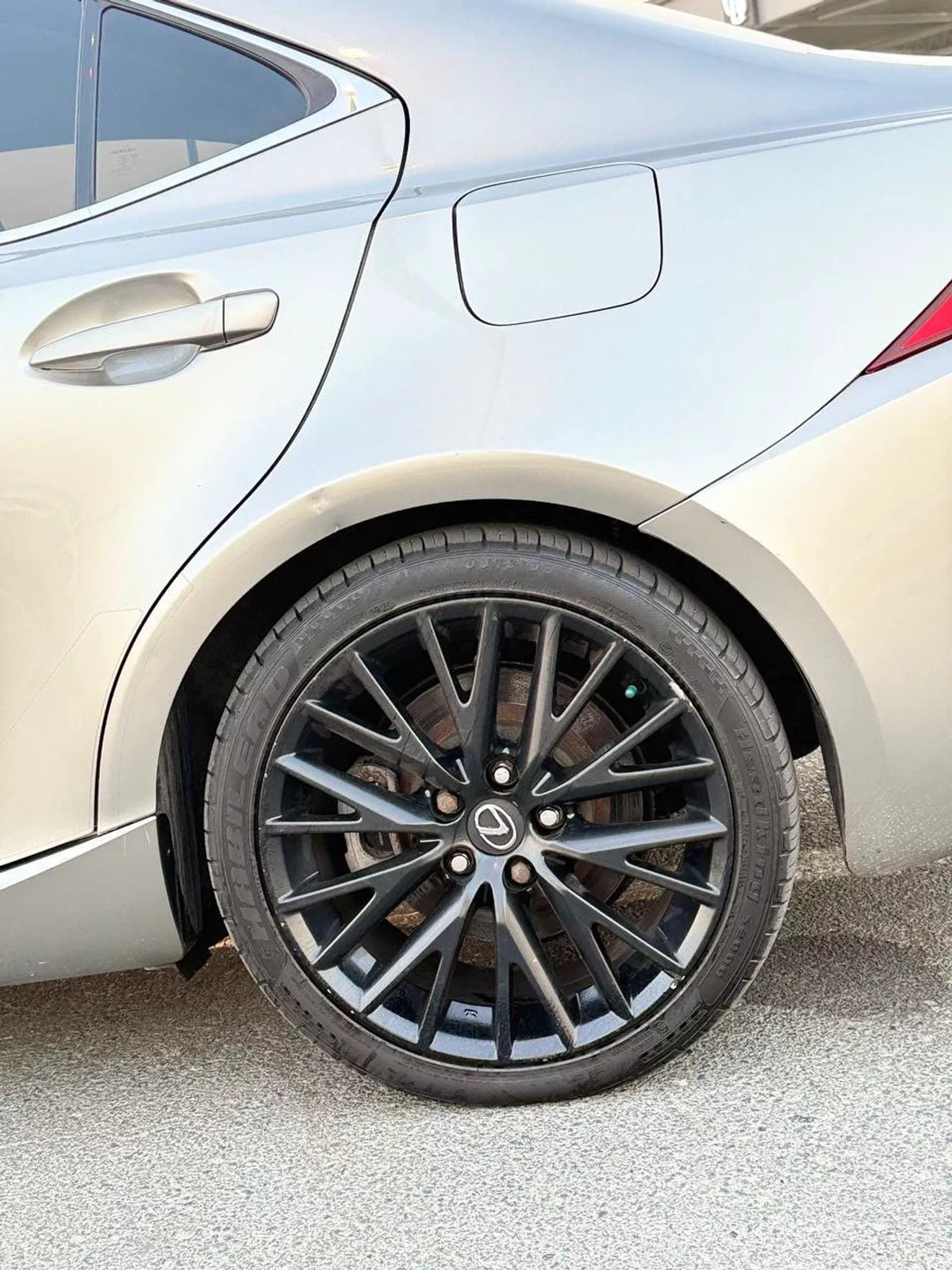 Lexus IS300 AWD (NON GCC) AWD-7-0