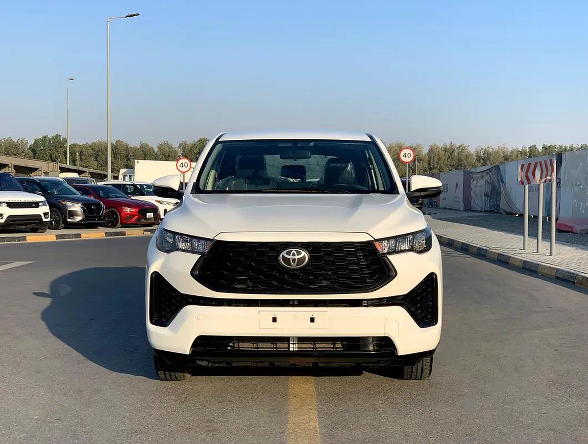 Toyota Innova SE+-3-3