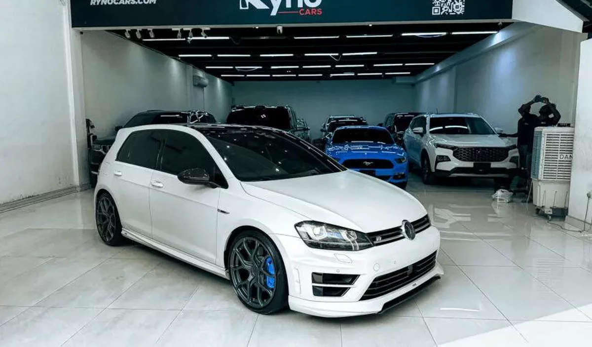2016 Volkswagen Golf R-Line 2.0T V4 // EMI starting from 2,950 AED-2-2