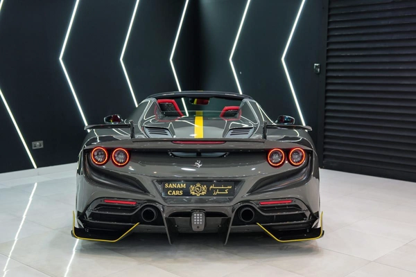 Ferrari F8 Spider Mansory