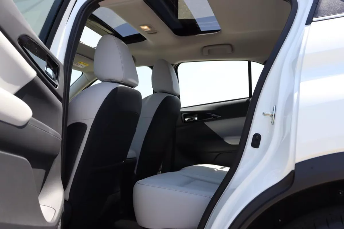2026 Mitsubishi Eclipse Cross – White SUV with Black Interior-6-6
