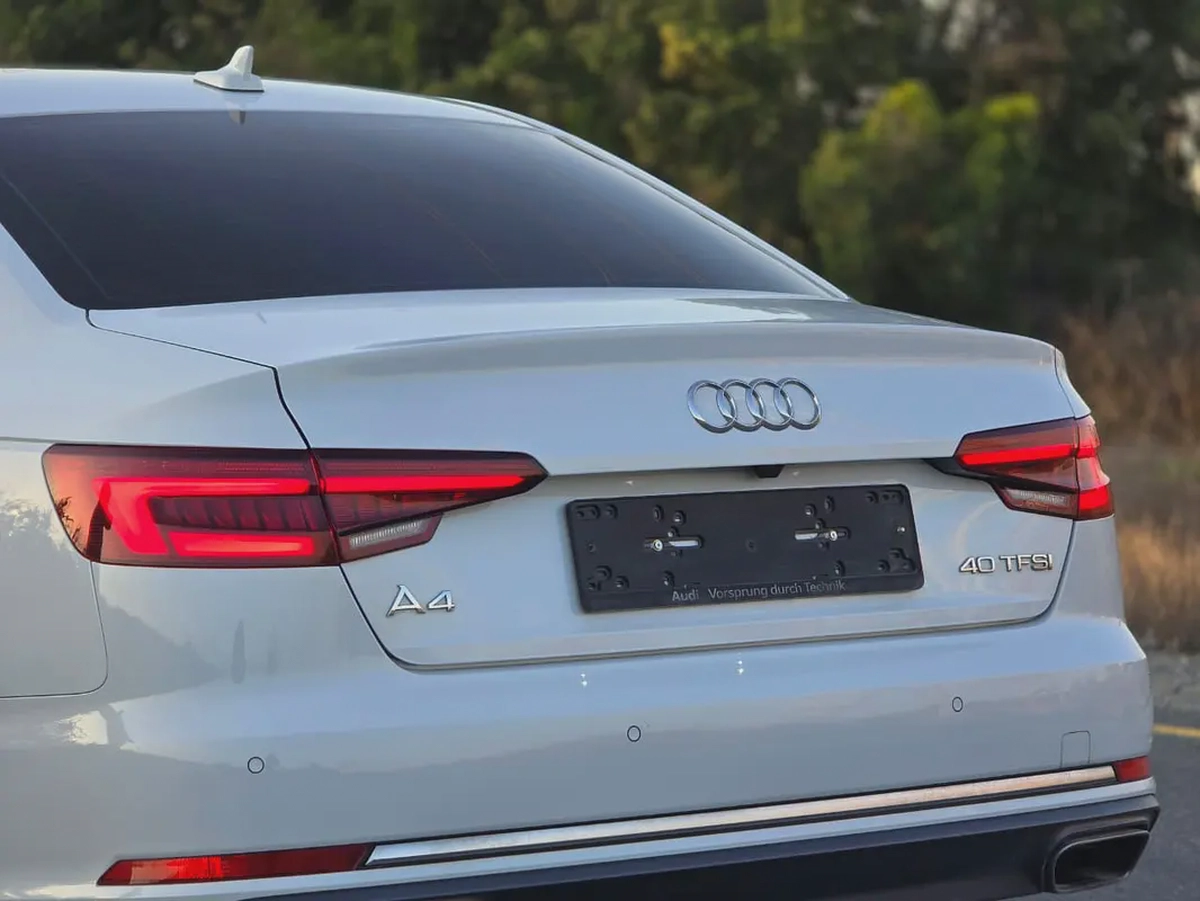 Audi A4 2019 - Korean Specs - Excellent Condition - Full opition - Low mileage
