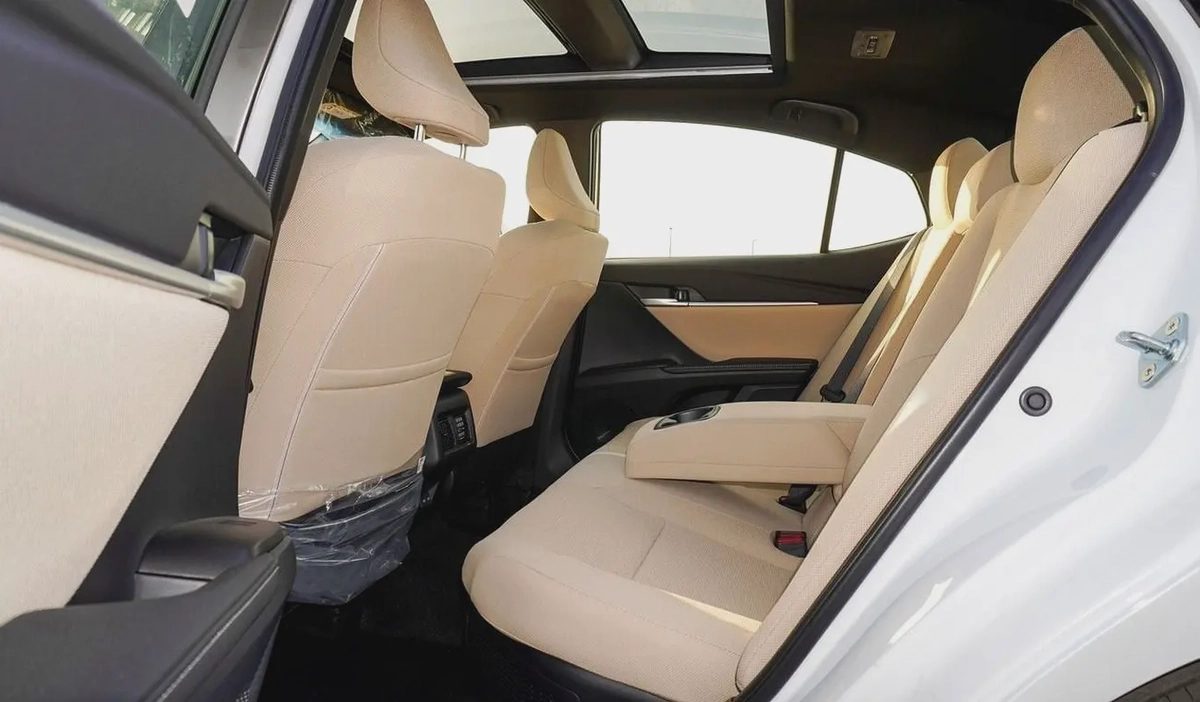 2026 - CAMRY LE 2.5L HYBRID WITH PANORAMIC ROOF - GCC-12-12