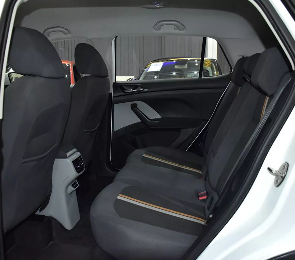 Skoda Kushaq ( 2023 Model ) in White Col...-5-5