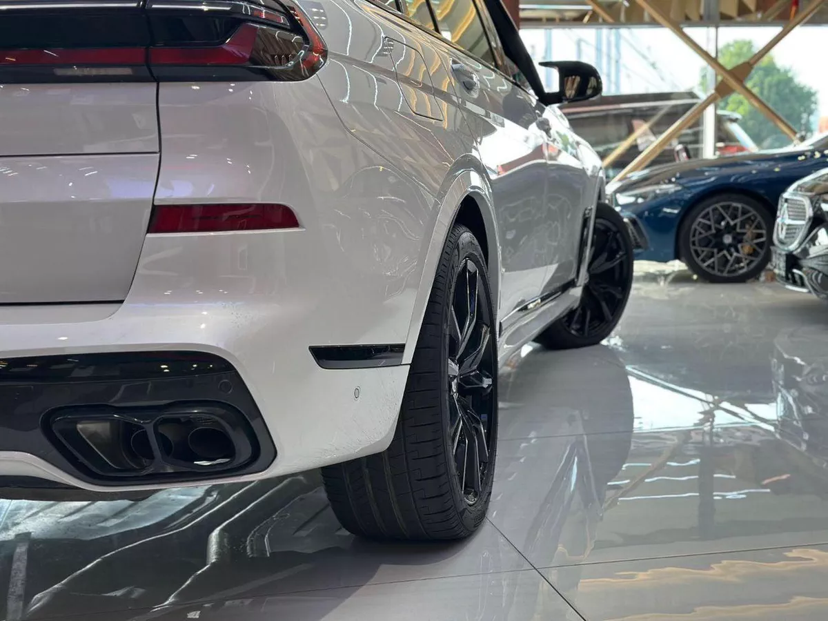 BMW X7 M60i XDRIVE M50i xDriveM60i (6 Seats)-5-0