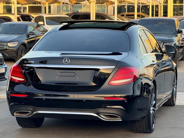 Mercedes-Benz E-Class E 300 2018 GCC Specs