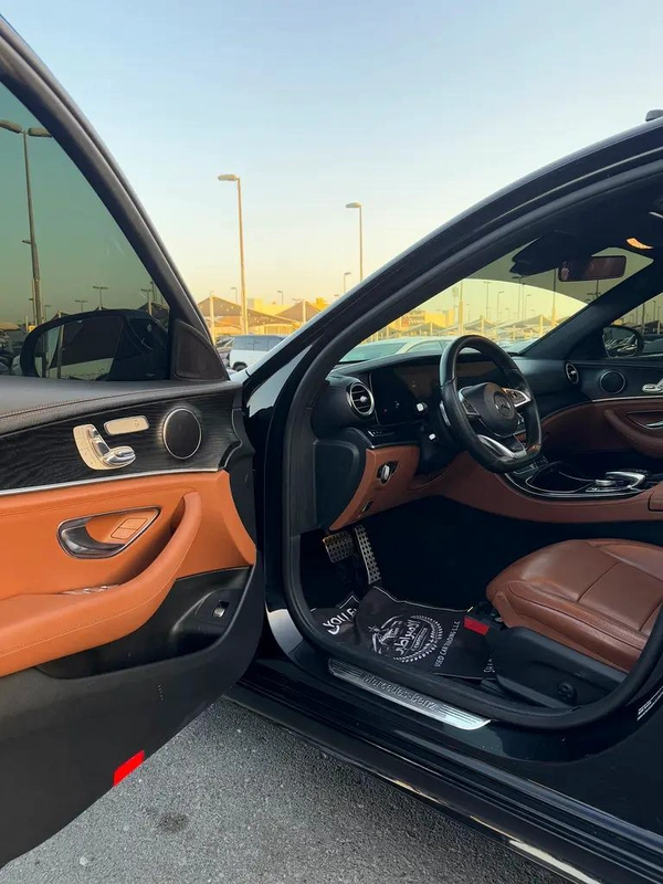 Mercedes-Benz E-Class E 300 2018 GCC Specs