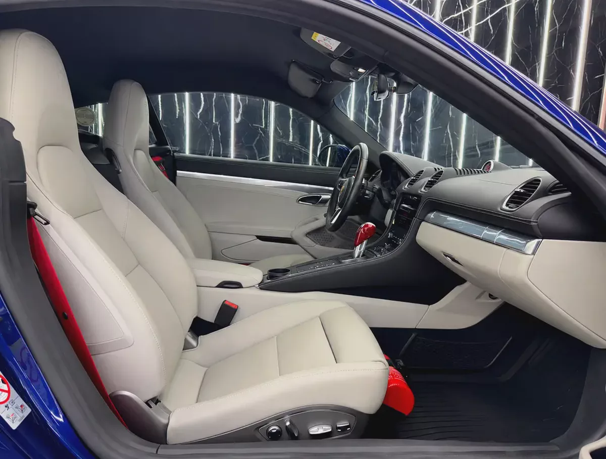 2024 718 Porsche Cayman | Style Edition |GCC | Low Mileage | Gentian Blue Metallic Exterior-10-10