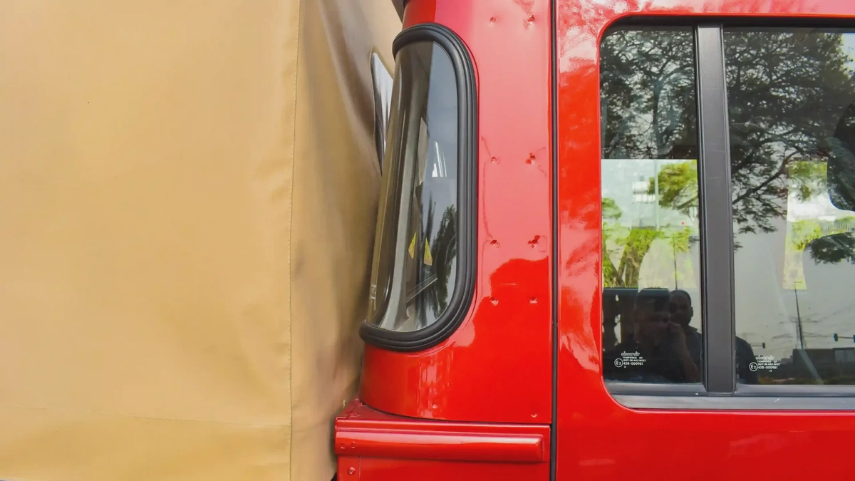 2016 Land Rover Defender 130 Soft Top (Red)