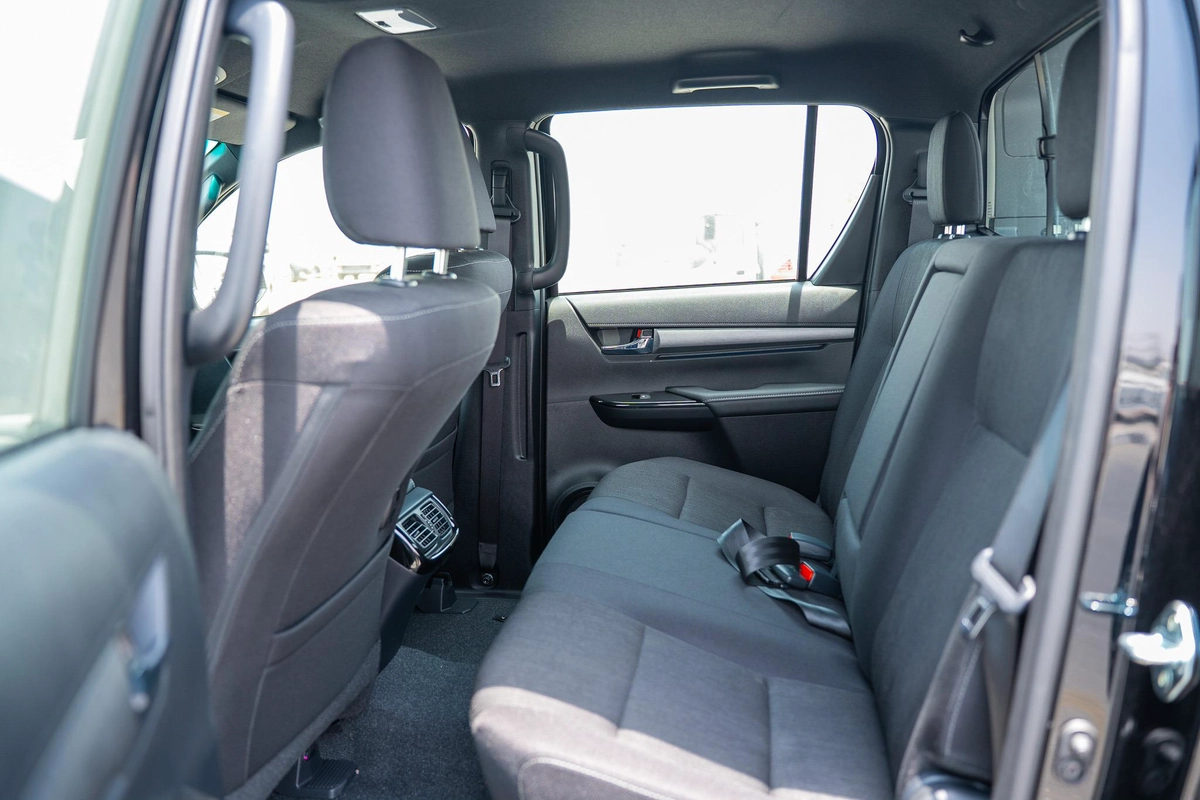 TOYOTA HILUX ADVENTURE 4.0 2025 MODEL-13-13
