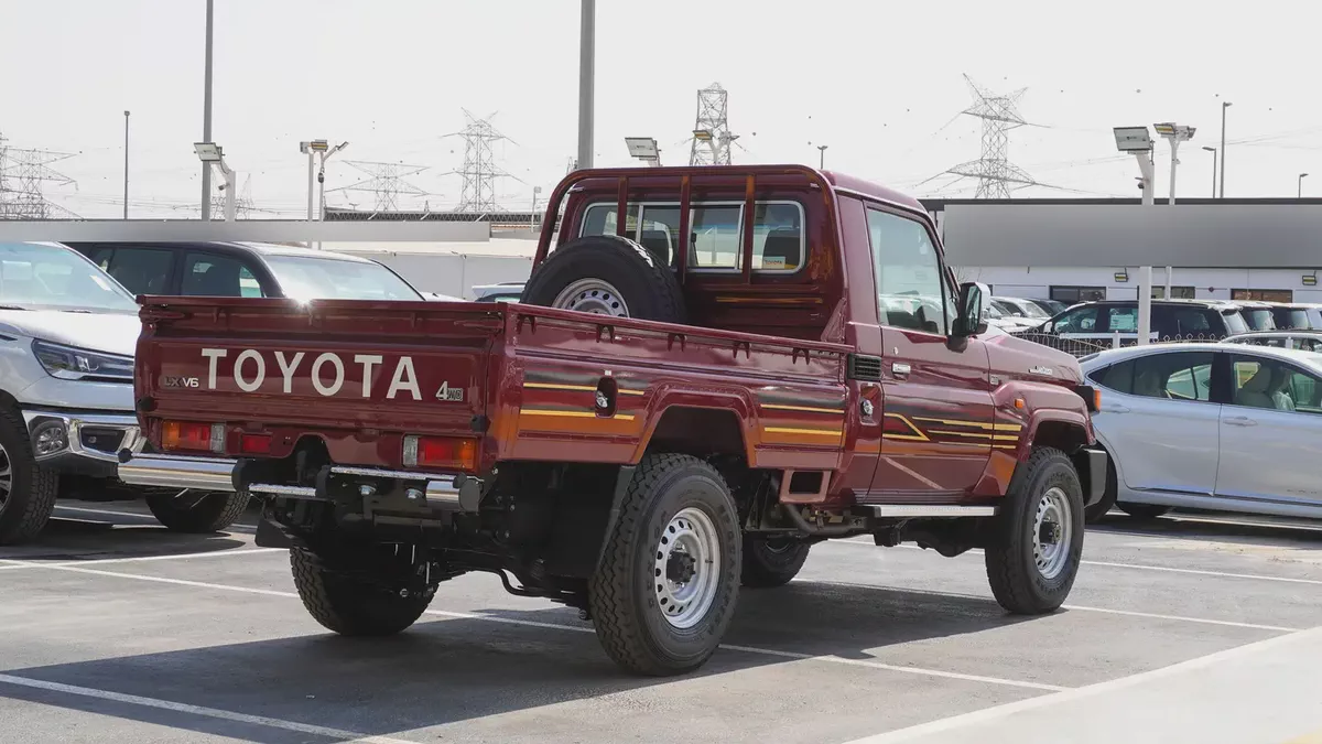 2025 Toyota Land Cruiser LC 79 S-C  4.0L PETROL  - GCC Specs - Brand New!-9-9