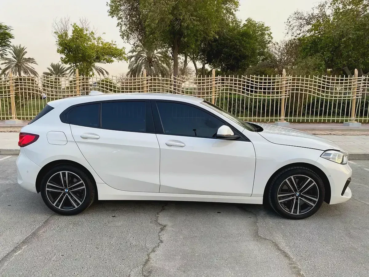 2022 model || BMW WARRANTY TILL END OF 2027 || ORIGINAL PAINT || CAR PLAY || FULL AGENCY SERVICE-4-4